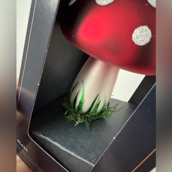 Glass Mushroom Tree Topper - Picture 6 of 7